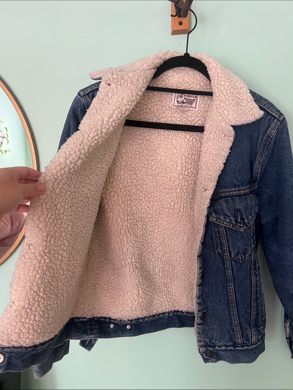GAP Pioneer Sherpa Lined Jean Jacket - Picture 4 of 4